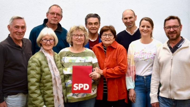 Für Damm und Strietwald in den Stadtrat: die Kandidaten Esther Pranghofer-Weide, Klaus Herzog, Nicole Ranker, Reinhard Paczesny, Anna-Christina Kaiser, Thomas Jungewelter, Uwe Flaton und Karl-Heinz Stegmann.